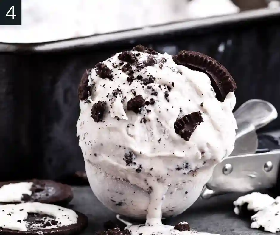 Cookies and Cream Ice Cream Recipe 5 Scoop of frozen Cookies and Cream Ice Cream with crushed cookies